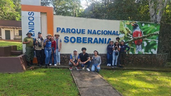 Estudiantes de UP en Global Big Day de aves