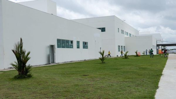 Mulino recorre hospital Metetí; listo en 2027