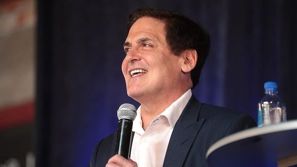Un correo en frío y cero reuniones: cómo Mark Cuban apostó $500,000 en el rival de SpaceX