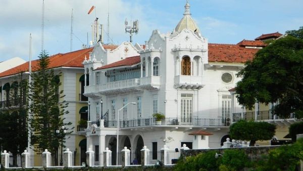 Oficinas públicas cierran por el Mundial de Fútbol