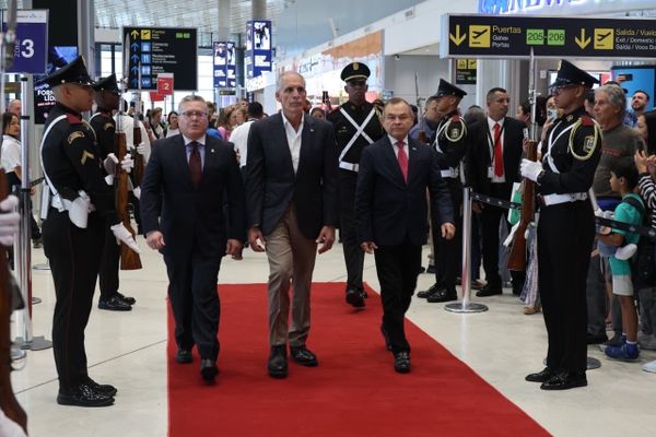 Mandatarios reciben pasillo de honor en el Aeropuerto de Tocumen para el Bicentenario del Congreso Anfictiónico, Panamá 2026