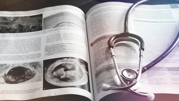 Panamá sube a 50% el puntaje del examen médico desde agosto 2026