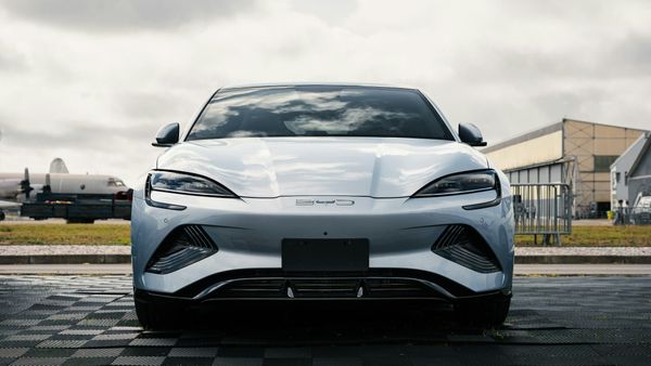 Chinos sí, eléctricos no: la paradoja del mercado de autos en Panamá