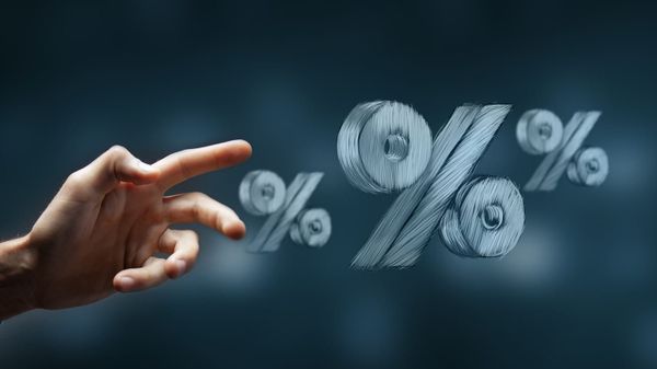Los tres grandes bancos centrales actúan esta semana — y afectan tu crédito