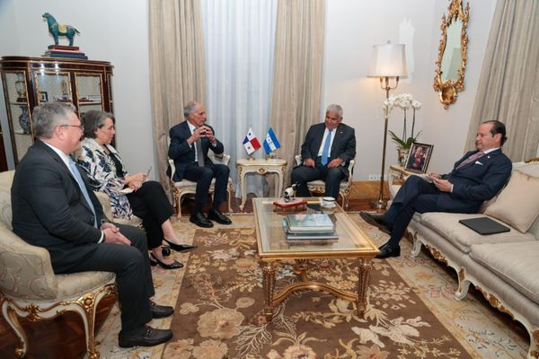 Panamá y Honduras impulsan integración centroamericana