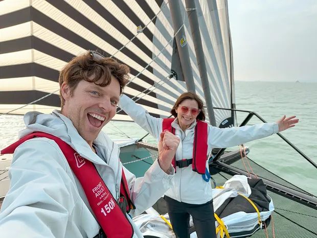 CURIOSITY SAILS!