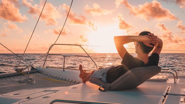 Super Chill Downwind Sailing & A Swollen Sailor