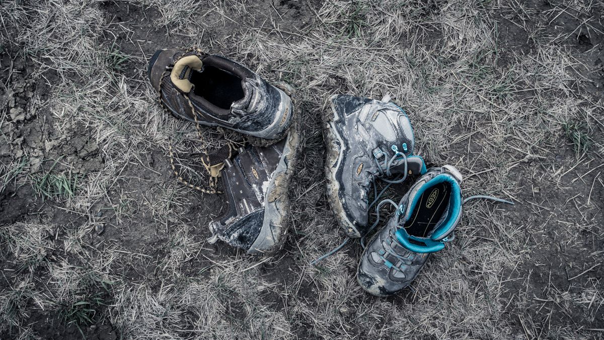 hiking badlands national park