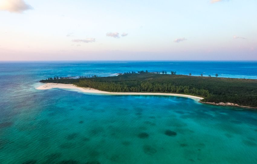 sailing and exploring the bahamas