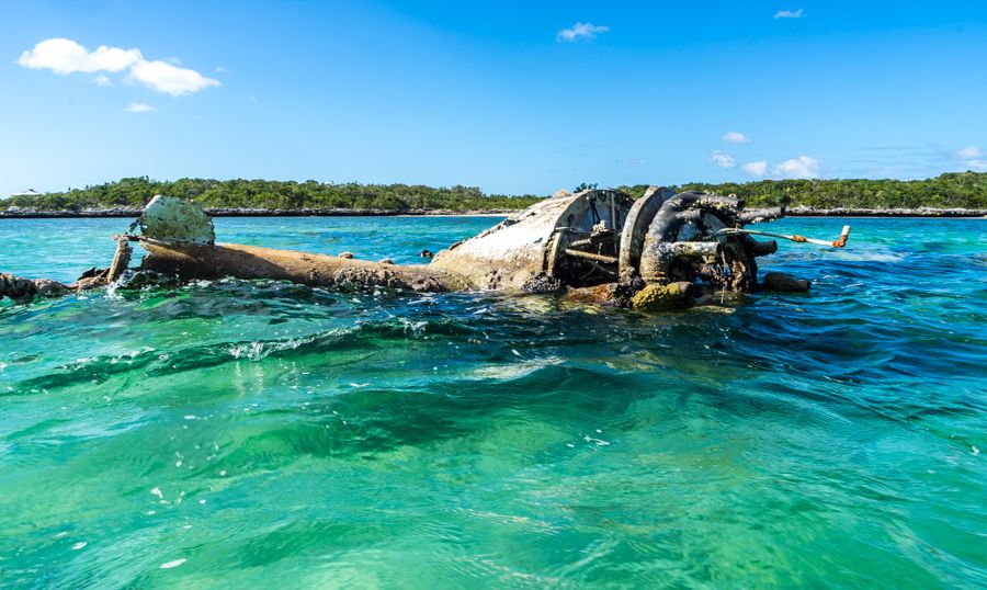 plane crash berry islands bahamas