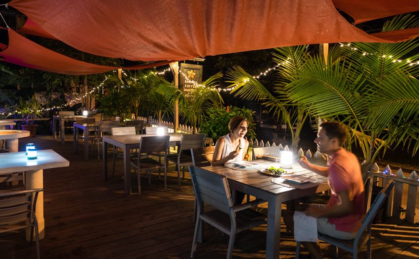 cafe harbour island