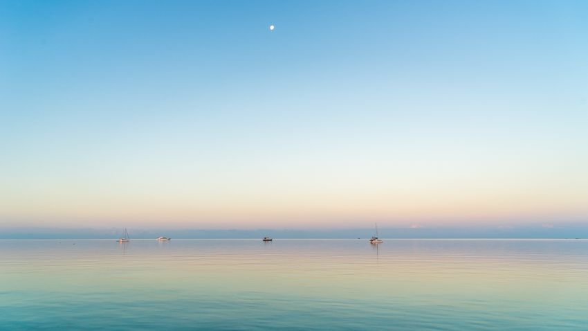 beautifully calm seas bahamas