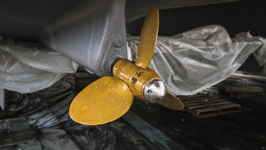feathering props on sailing catamaran