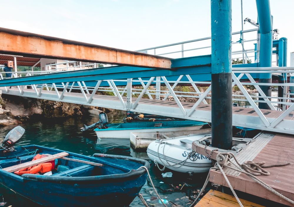 crazy tides and dinghy docks in Panama City