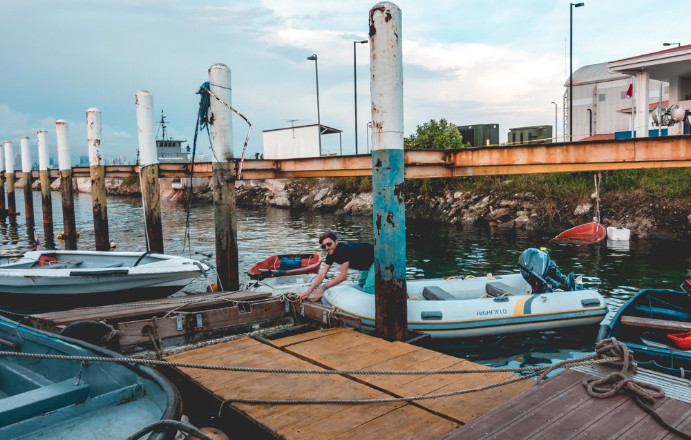crazy tides and dinghy docks in Panama City