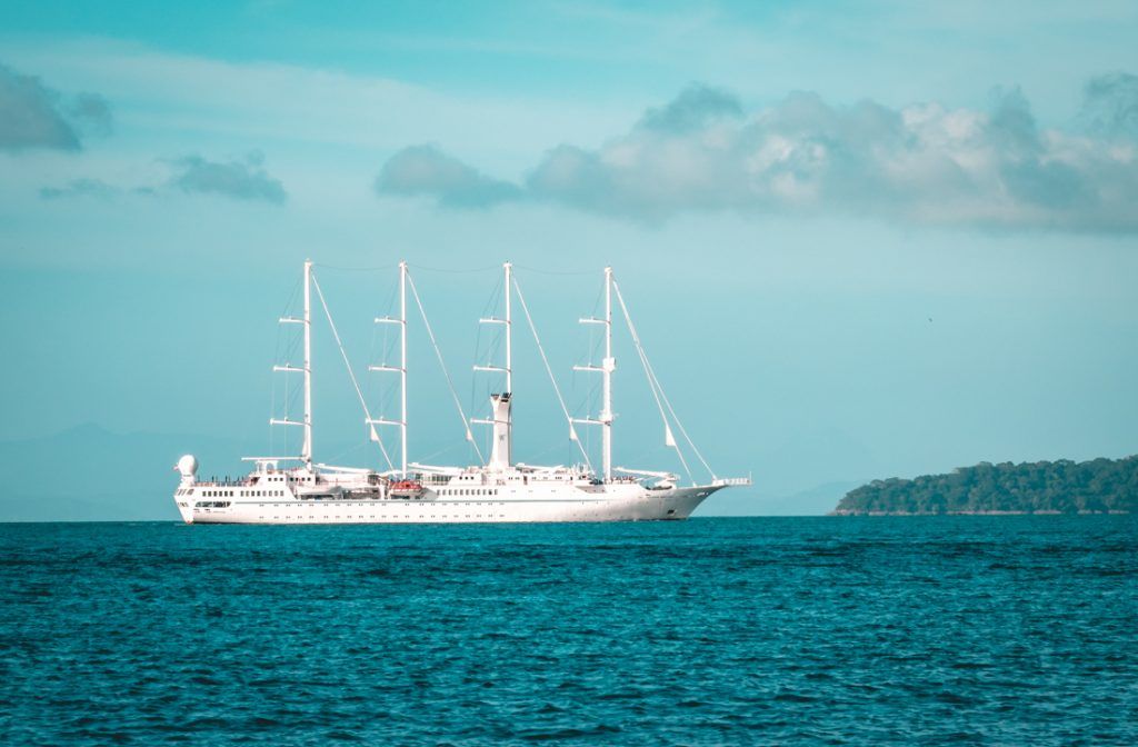 sailing life in panama city