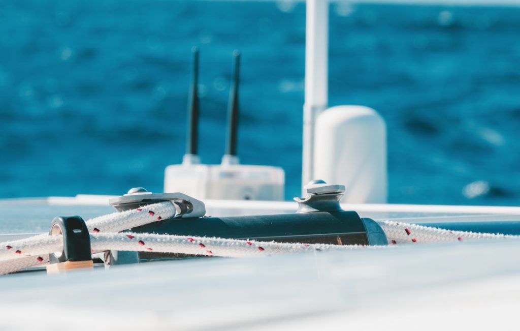 broken traveler car on a sailboat