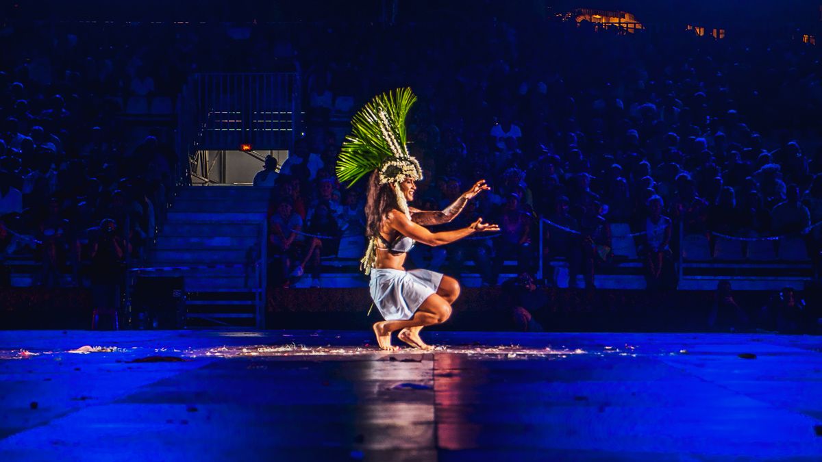 tahiti heiva Polynesian dancers