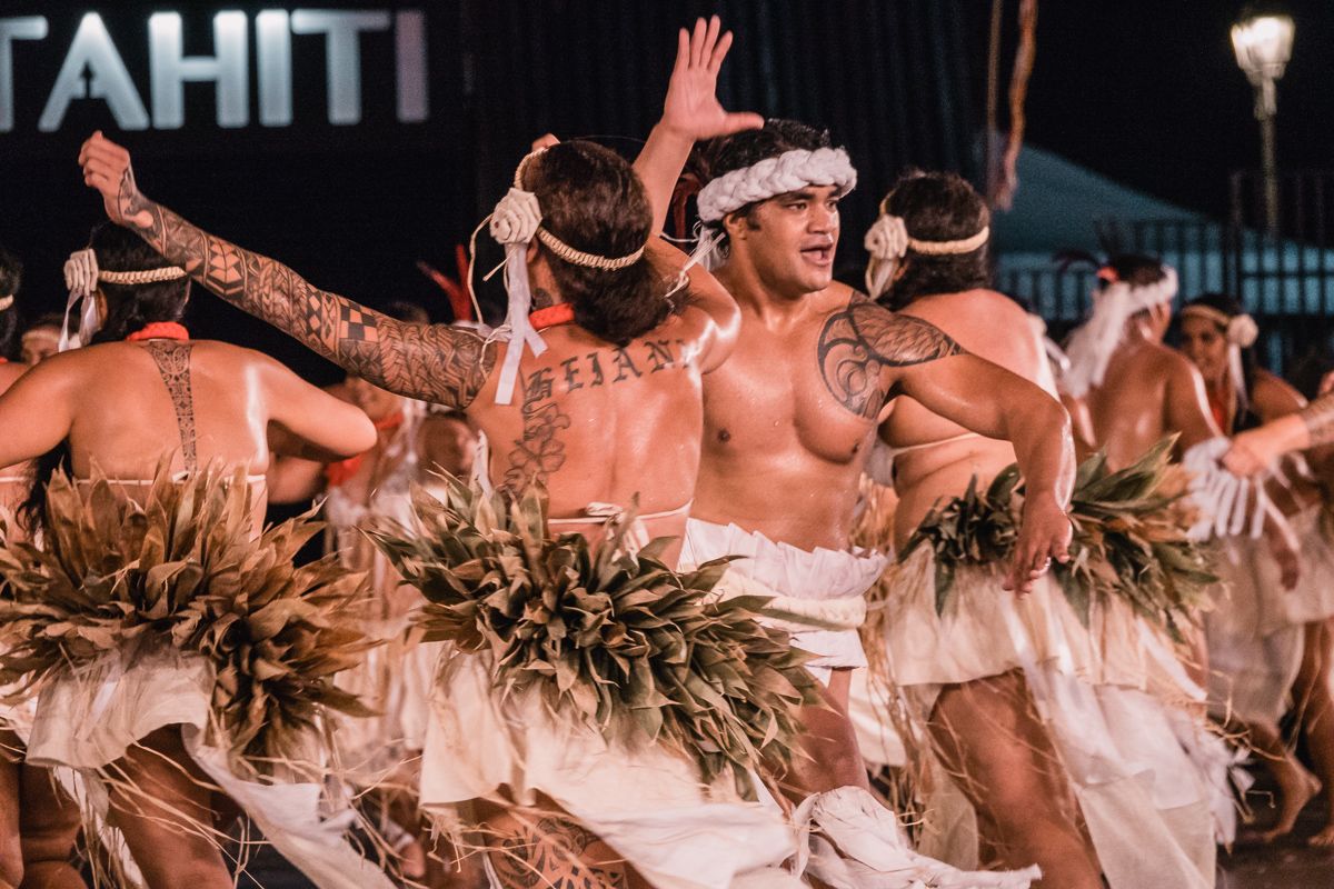 Tahitian dancers
