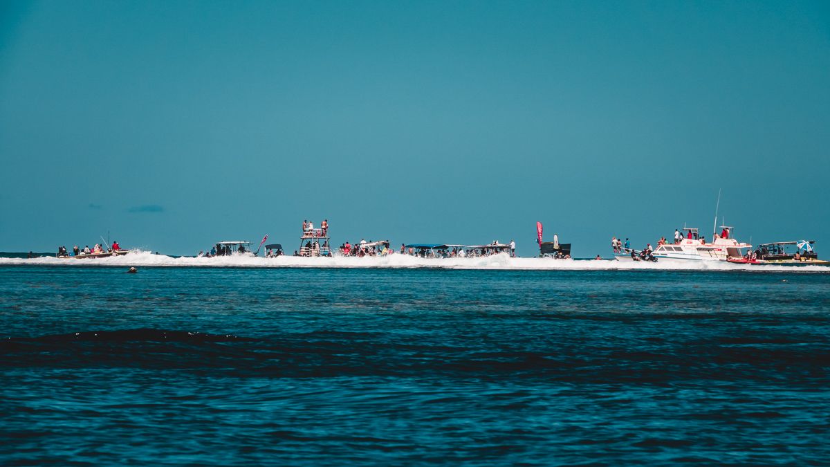 the salty crowd at billabong tahiti pro teahpoo