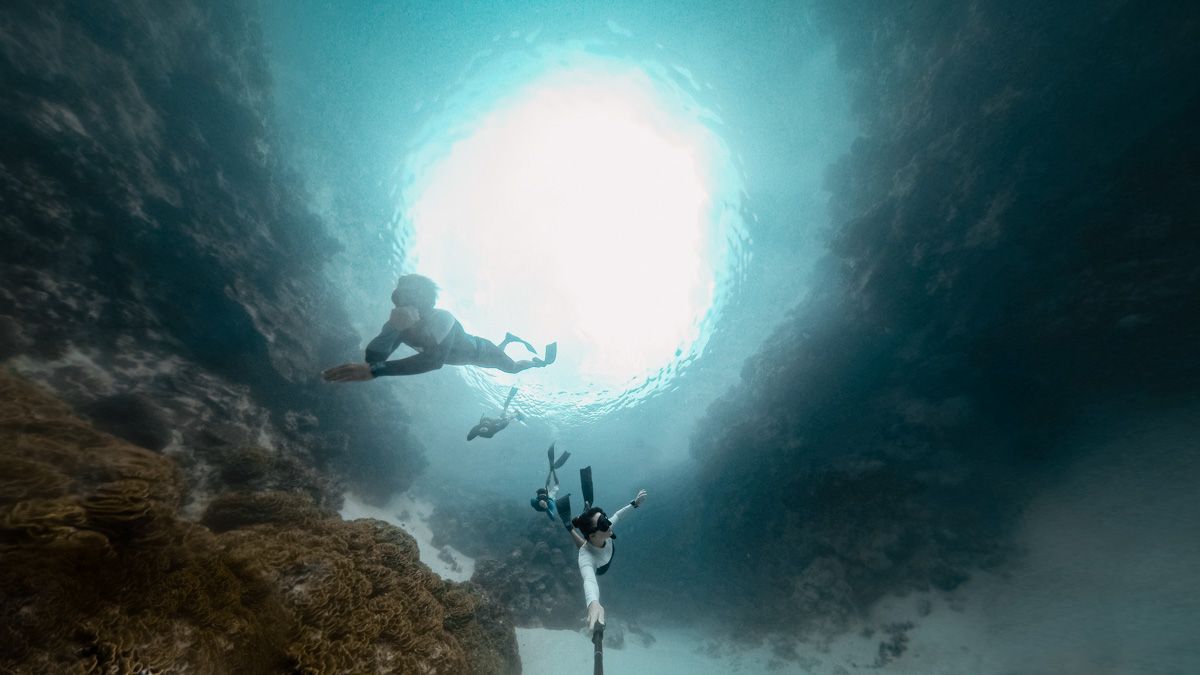 jason and nikki wynn snorkle and freedive rarotonga with josh