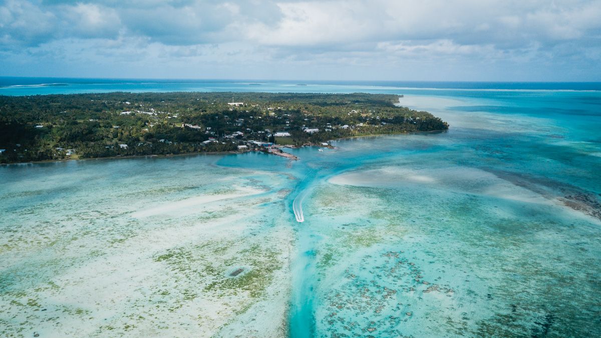 aitutaki lagoon entrance for boats