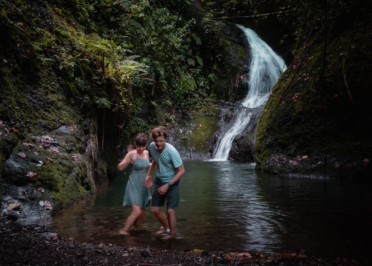 jason and nikki wynn attacked by mosquito at waterfall