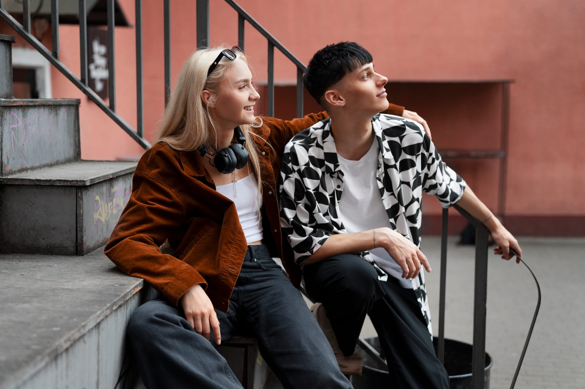neighborhood-lifestyle-friends.jpg