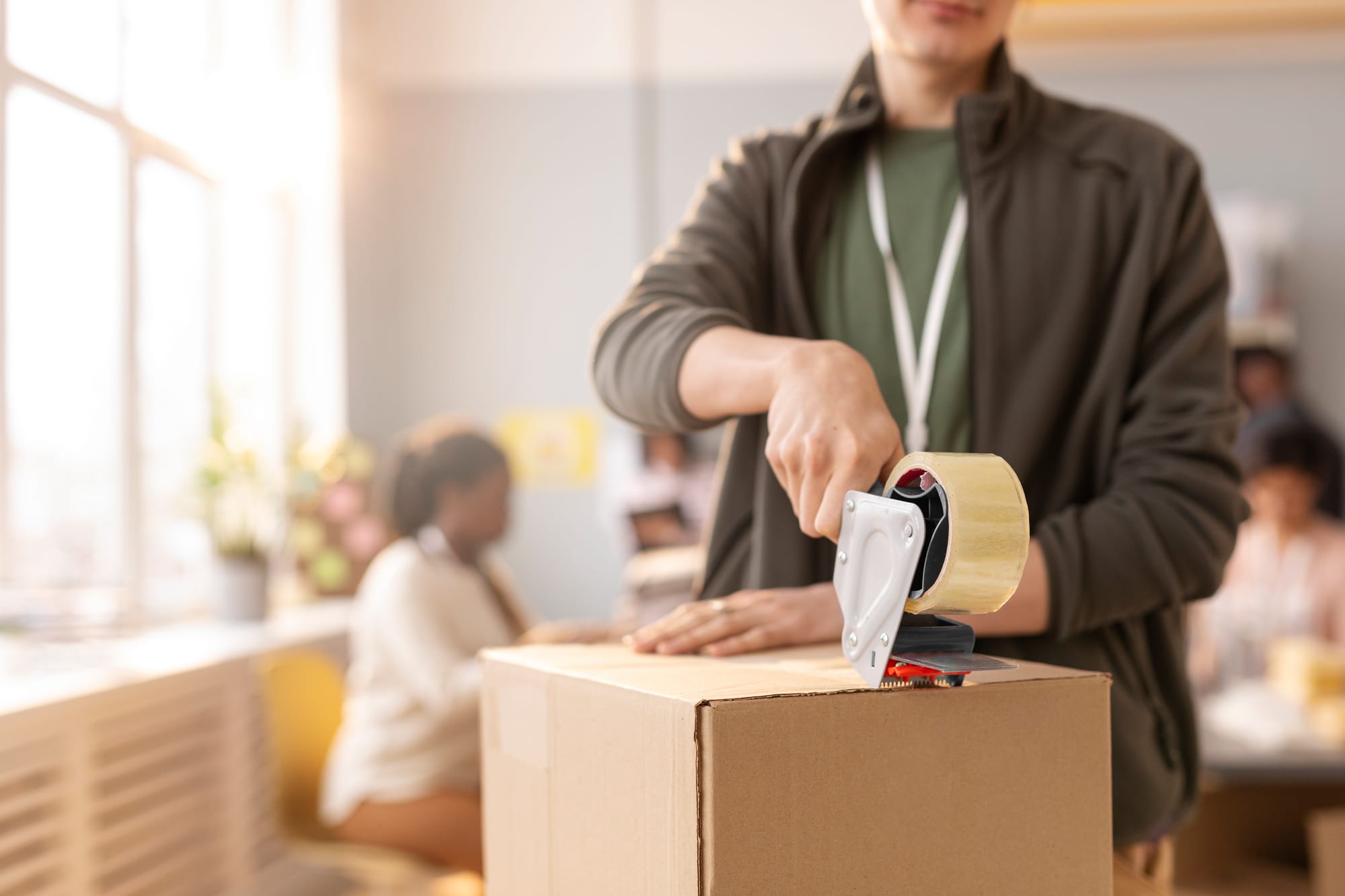 Recycked packaging for reselling: packing orders