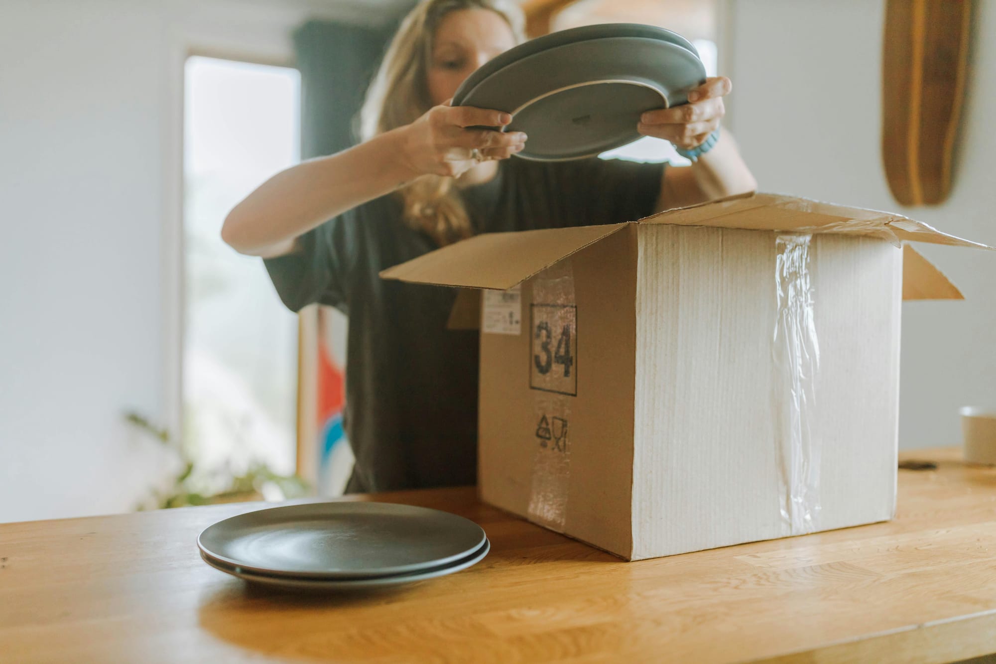 Reseller skills: a buyer safely unpacking the received order