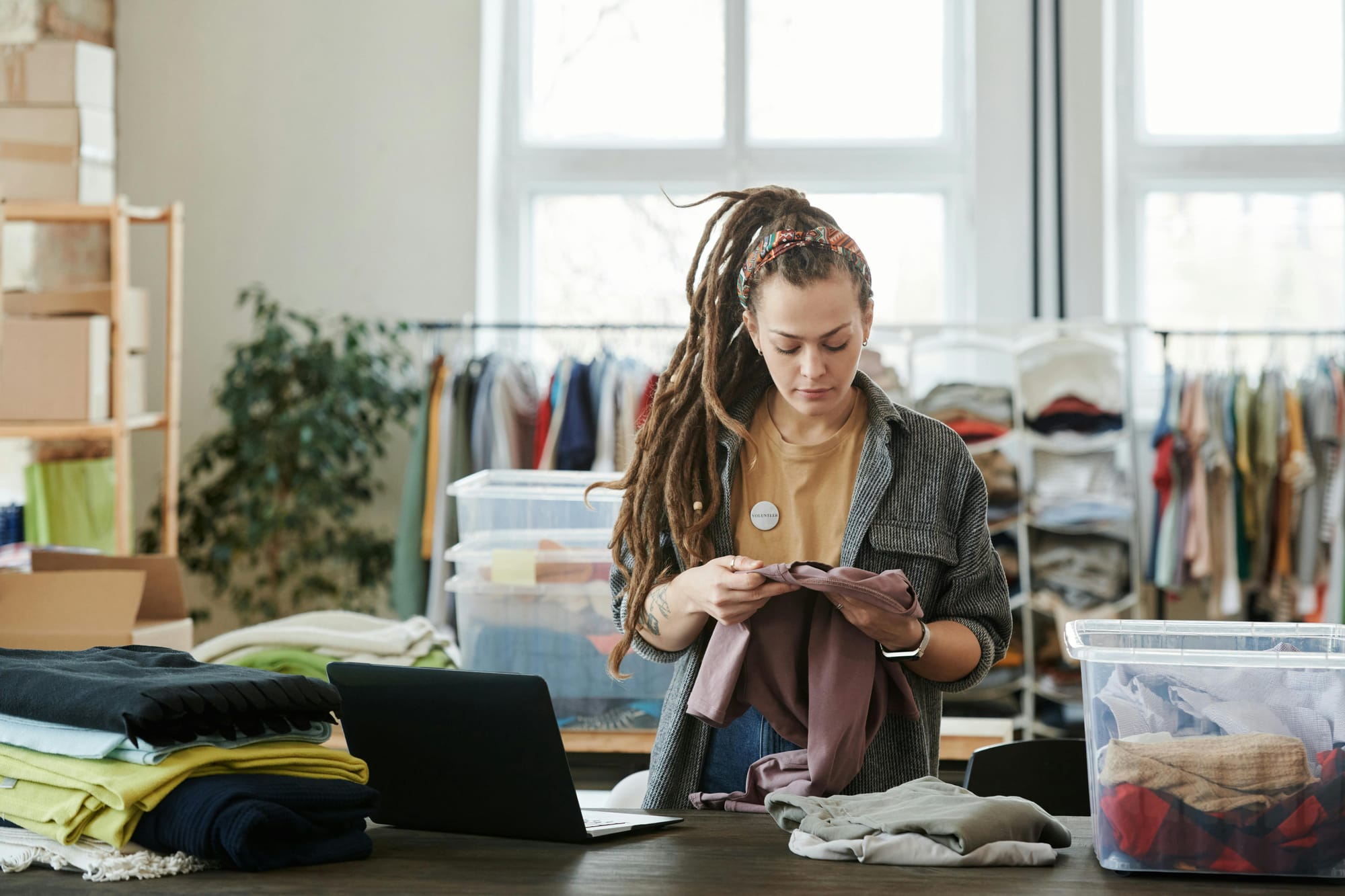 How to relist on Poshmark: preparing items for bulk relisting