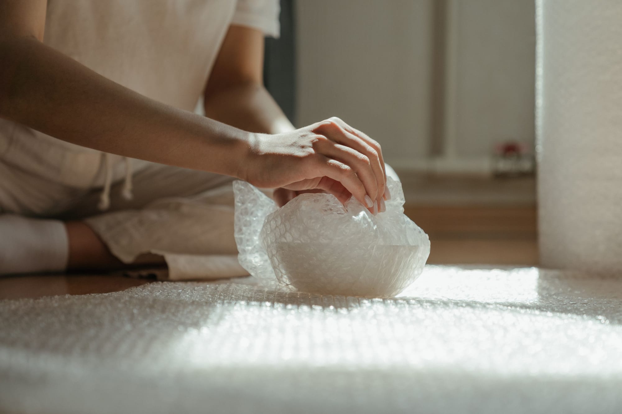 Using bubble wrap to secure a bowl
