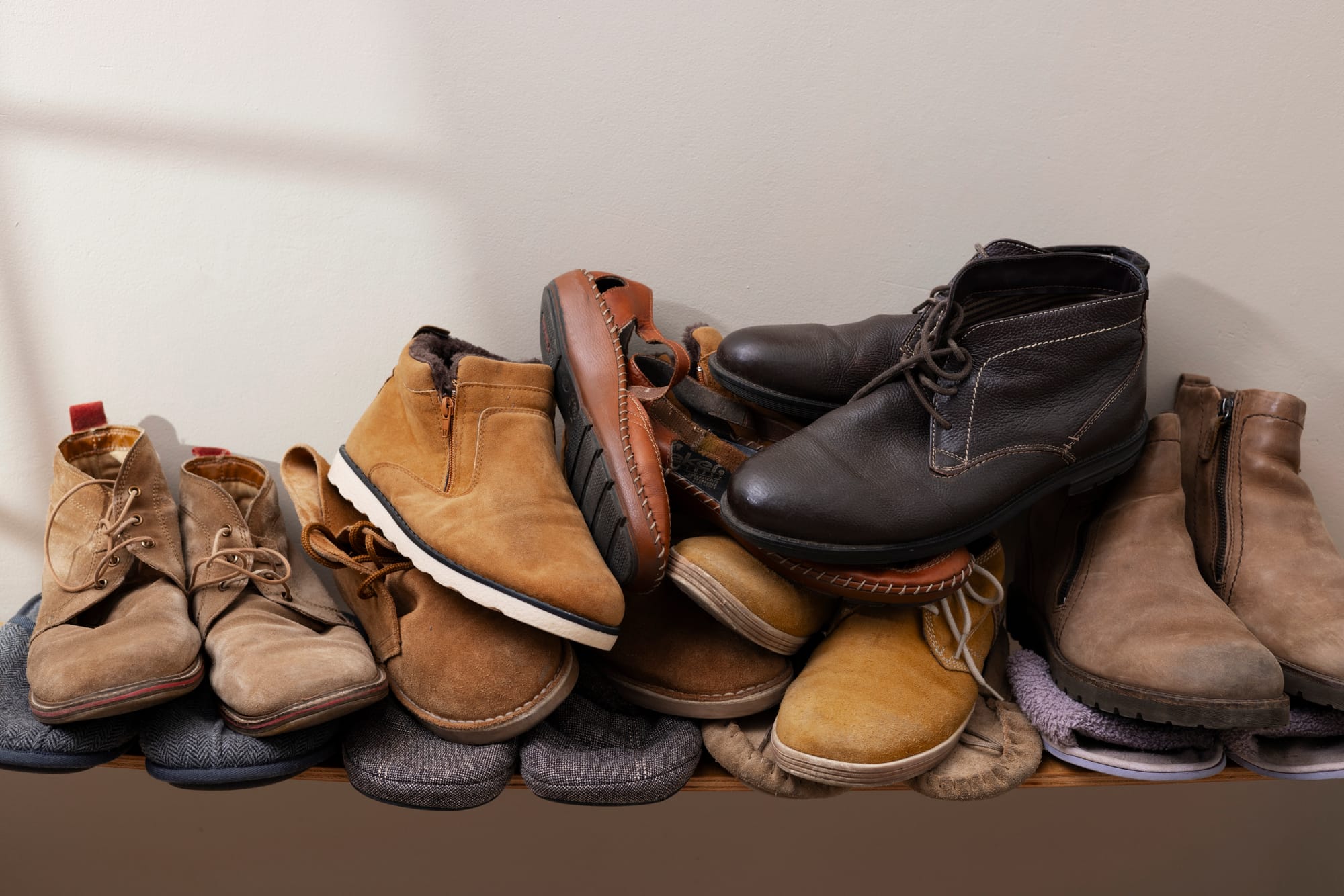 A death pile of shoes for listing