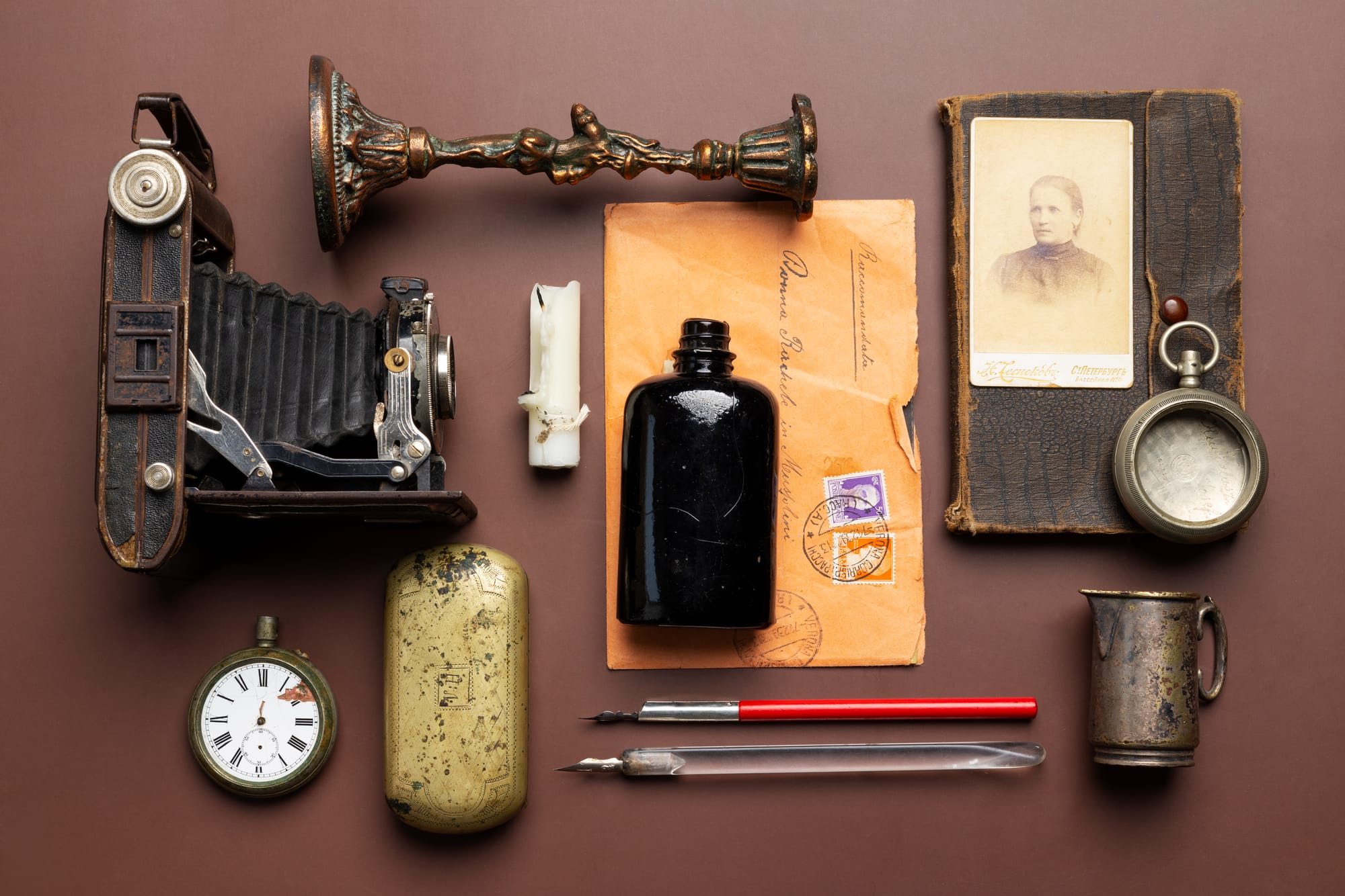 Antique objects for scanning and reselling