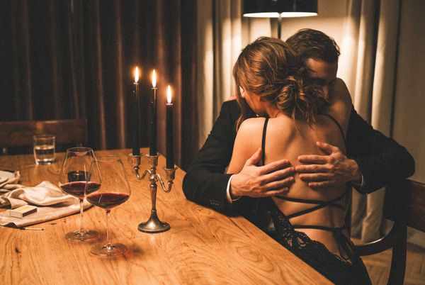 O JANTAR ÍNTIMO QUE PODE SALVAR UM CASAMENTO