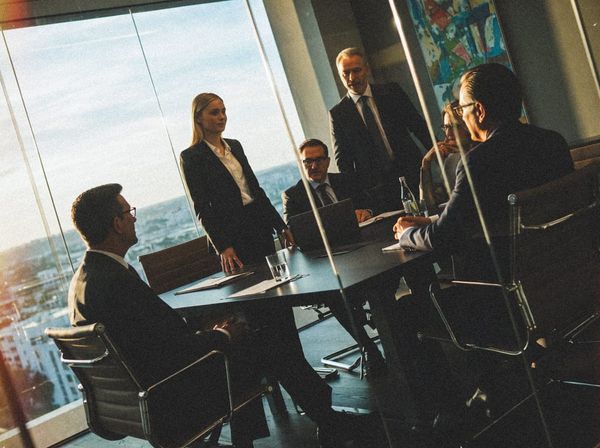 SER RESPEITADA EM REUNIÕES DOMINADAS POR HOMENS