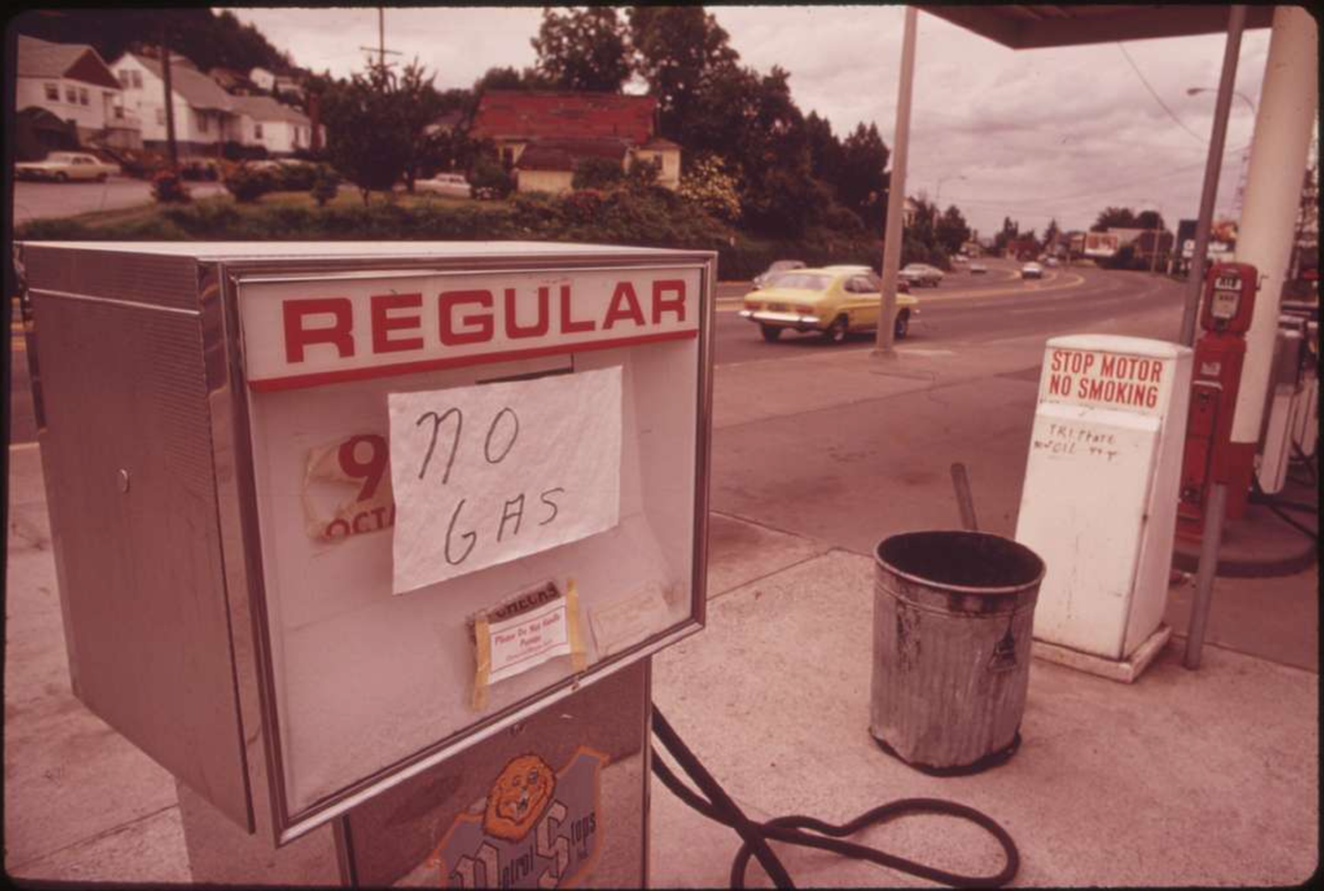 A vintage photograph shows a gas station labelled "No Gas" during the 1970s oil crisis.