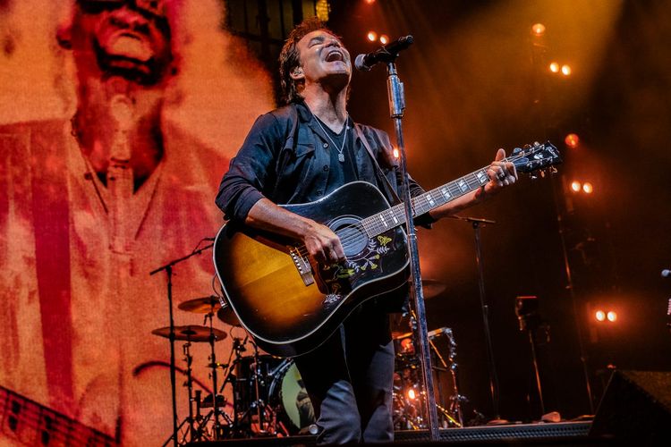 A Summer Night to Remember: Train, Barenaked Ladies & Matt Nathanson Rock Raleigh