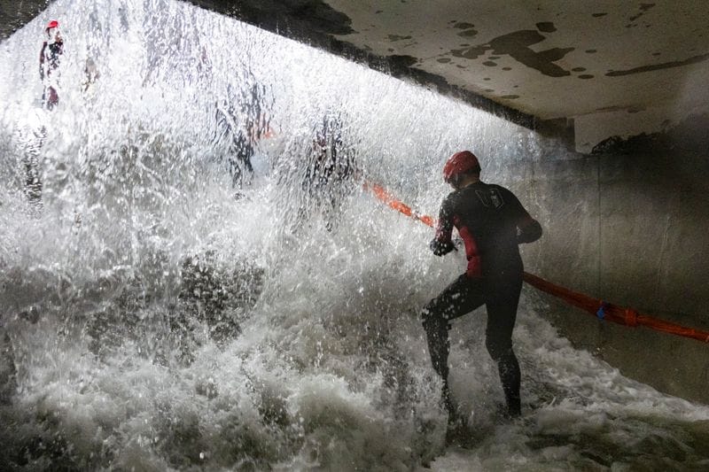 People participate in typhoon survival training in Hangzhou