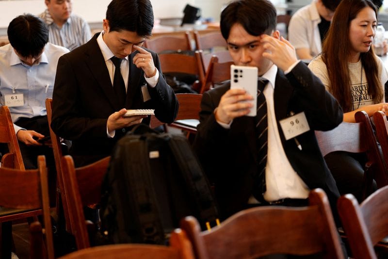 Young South Koreans look to Japan for jobs as labour markets diverge