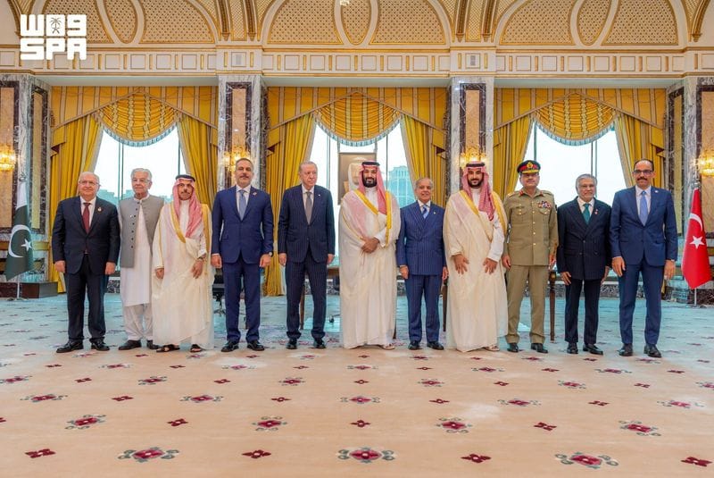 Saudi Arabia, Turkey and Pakistan sign joint defence deal in Mecca