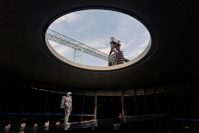 The Wider Image: In China, rocket launches fuel tourism and space-age dreams