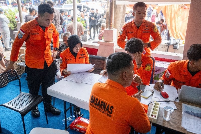 Rescuers work at a command post during an operation after the Virgo Transport 8 ship, according to a search and rescue agency, sank while sailing from Surabaya in East Java to Banjarmasin in South Kalimantan, at Trisakti port in Banjarmasin, South Ka