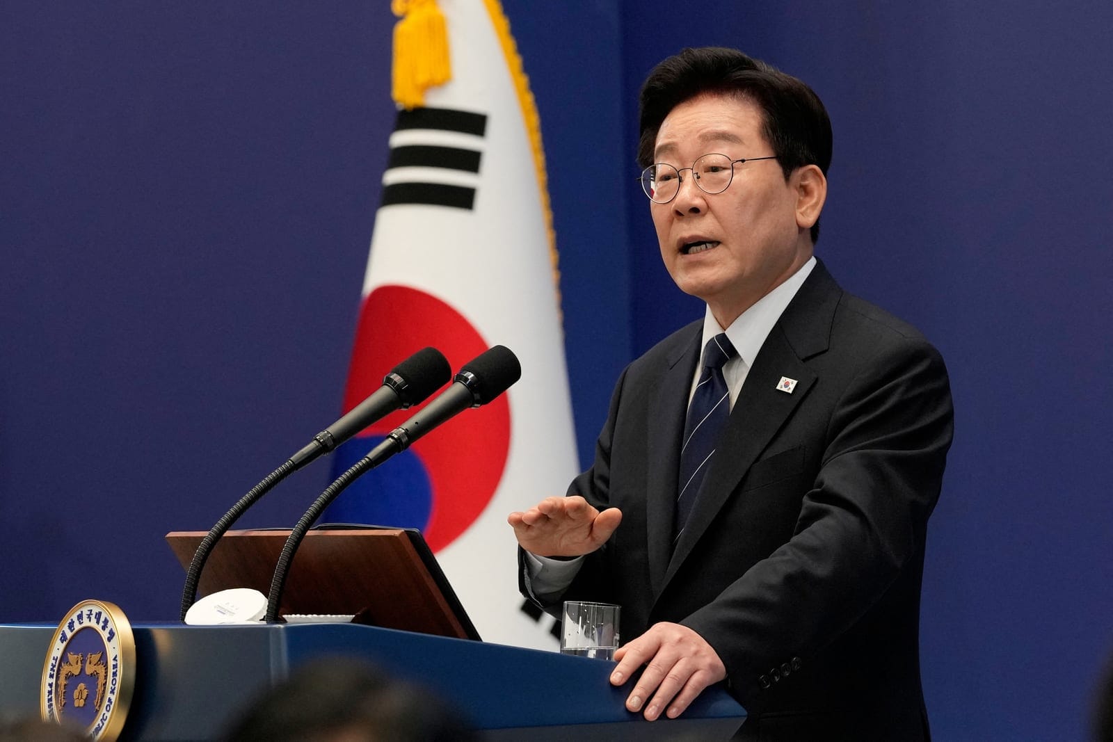 South Korean President Lee Jae Myung speaks during a press conference at the presidential Blue House in Seoul, South Korea, Friday, September 18, 2026. Ahn Young-joon/Pool via REUTERS REUTERS/Ahn Young-joon