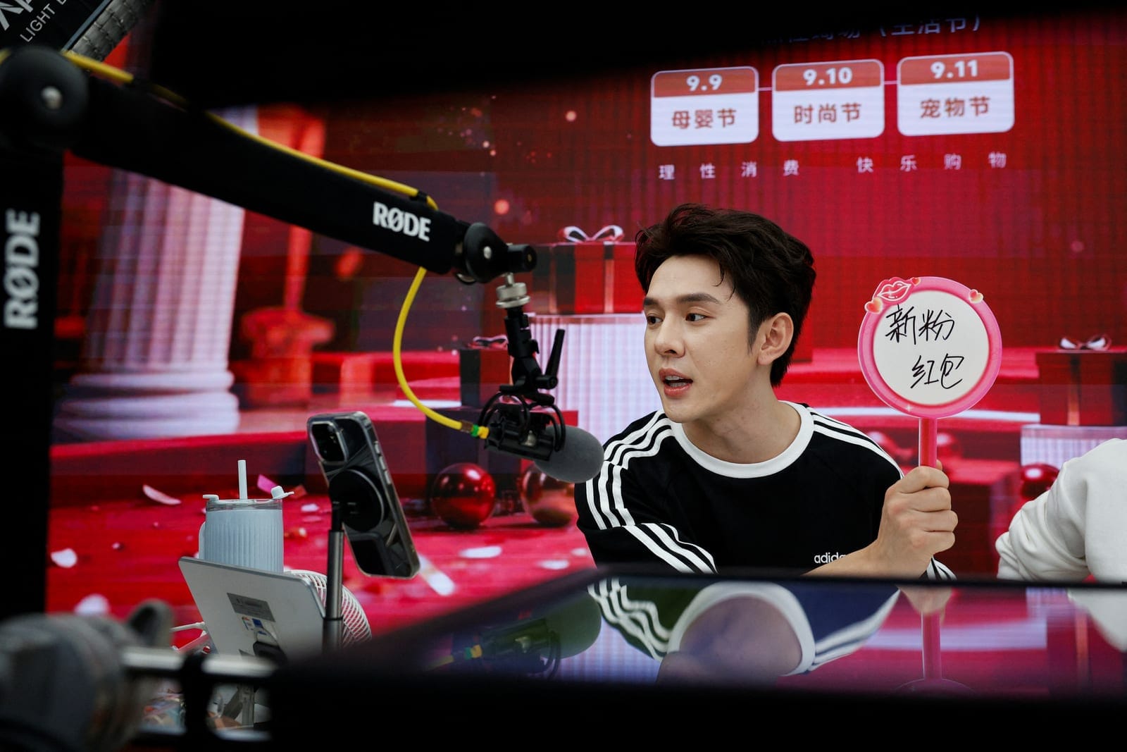 Li Jiaqi, a prominent livestreamer known for selling beauty and cosmetic products, hosts a livestream at a studio at the headquarters of MeiONE in Shanghai, China, September 7, 2026. REUTERS/Go Nakamura