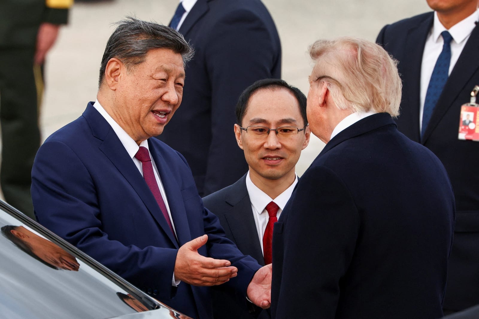 US President Donald Trump and China's President Xi Jinping speak before Xi leaves Joint Base Andrews, Maryland, US, September 23, 2026. REUTERS/Kevin Lamarque