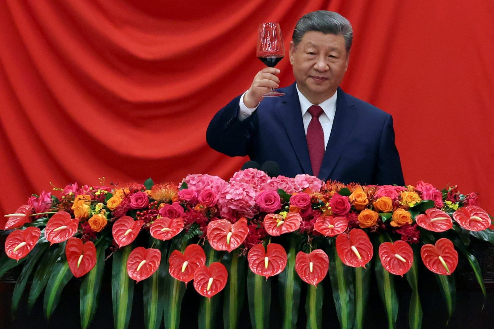 Chinese President Xi Jinping gives a toast at the National Day reception on the eve of the 77th founding anniversary of the People's Republic of China, at the Great Hall of the People in Beijing, China September 30, 2026. REUTERS/Florence Lo/Pool