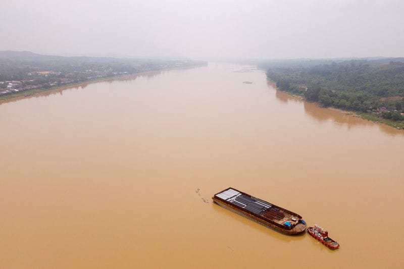 Drought cuts off Indonesia's palm oil river route, leaving fruit to rot