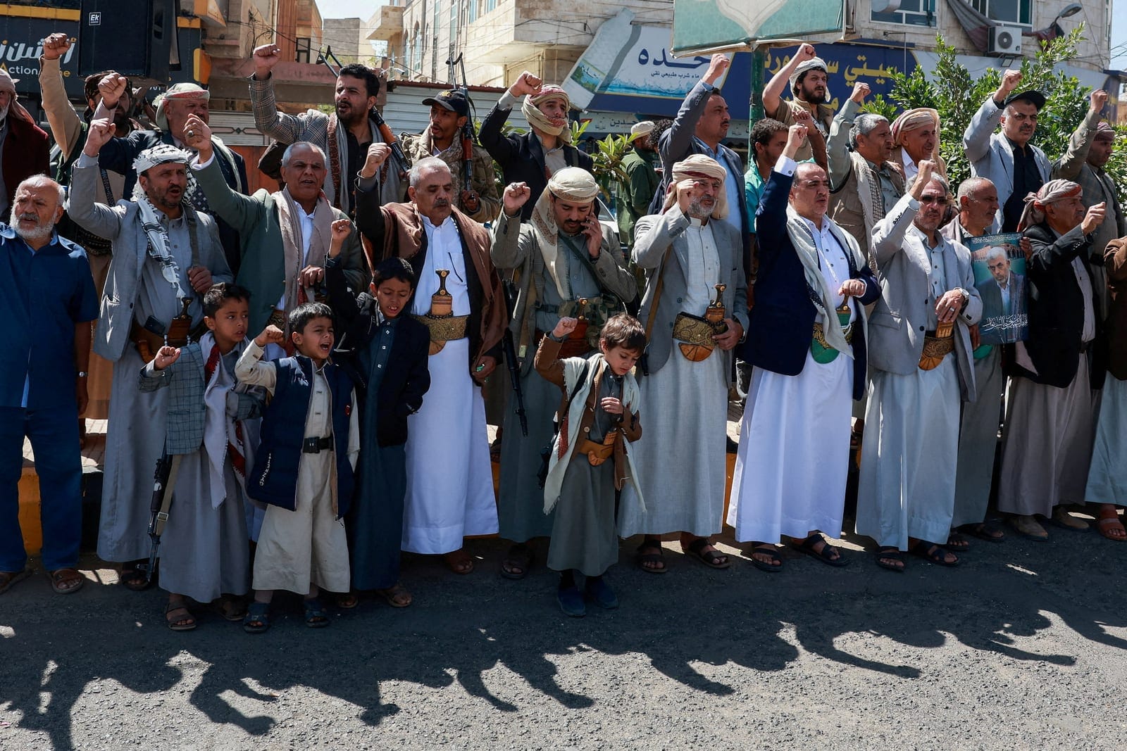 Houthi supporters gather in solidarity with the movement as fighting escalates across several fronts, in Sanaa, Yemen, October 7, 2026. REUTERS/Mohammed al-Mahdi