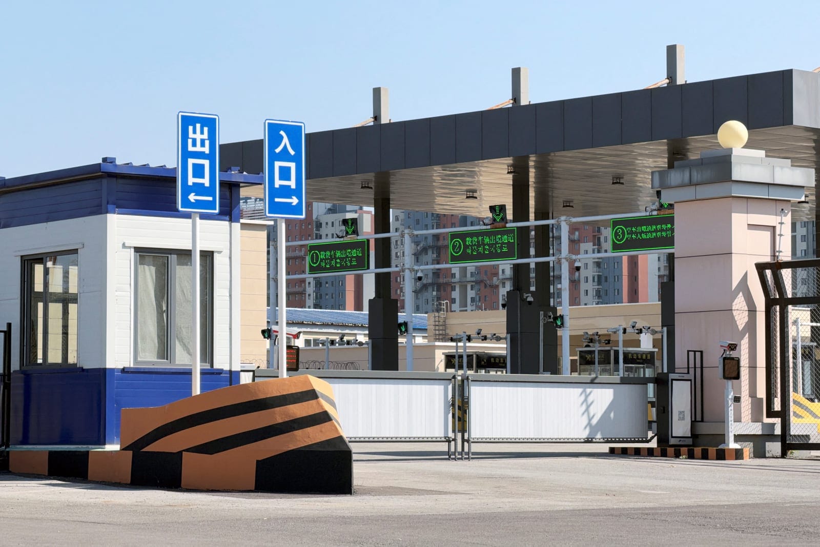 An entrance to the Chinese customs facility for the New Yalu River Bridge, which is designed to link North Korea's Sinuiju with China's Dandong New Zone, in Dandong, Liaoning province, China October 6, 2026. REUTERS/Mandy Leong
